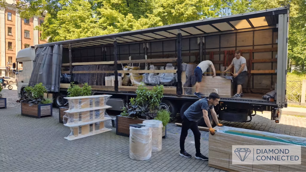 Biroja mēbeļu iekraušana transportam no Rīgas uz Vāciju