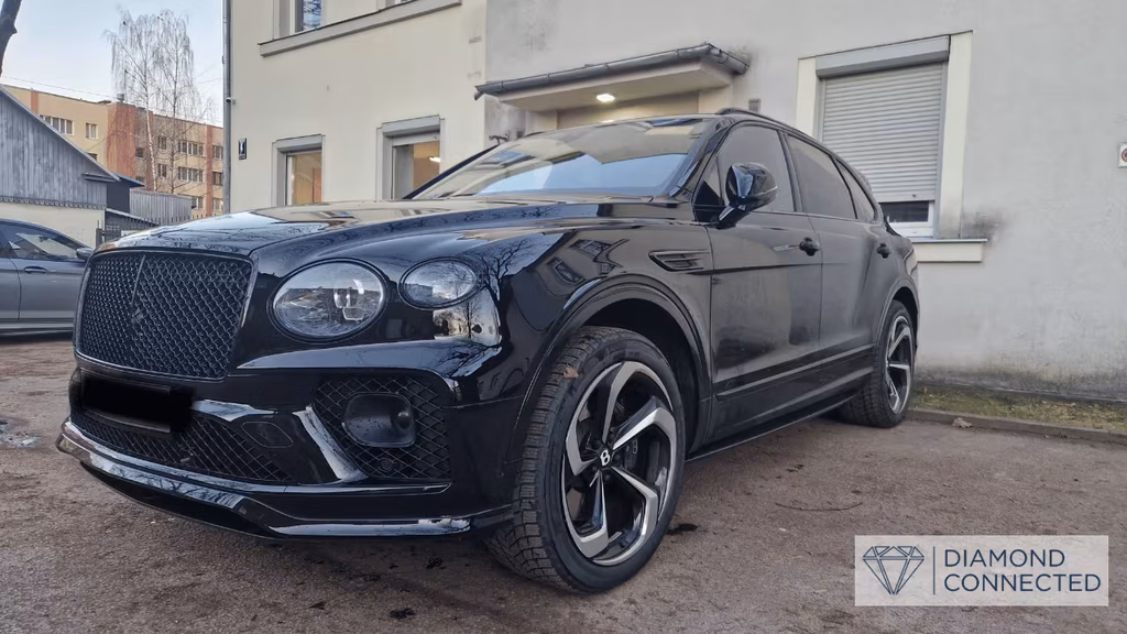 Bentley Bentayga transfers no Rīgas uz Ženēvu ar Diamond Connected