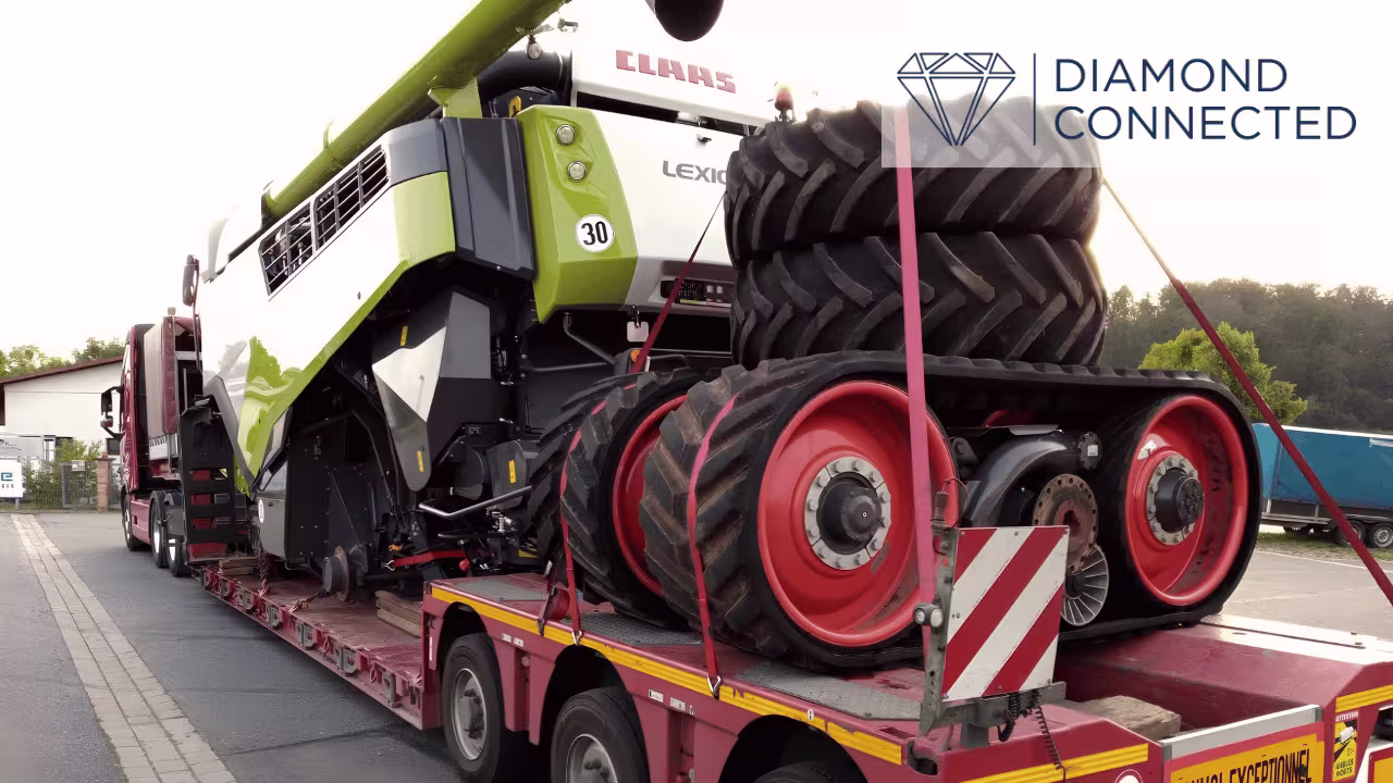 CLAAS LEXION 8700 TT kombains uz zemās grīdas platformas transportēšanai uz Latviju